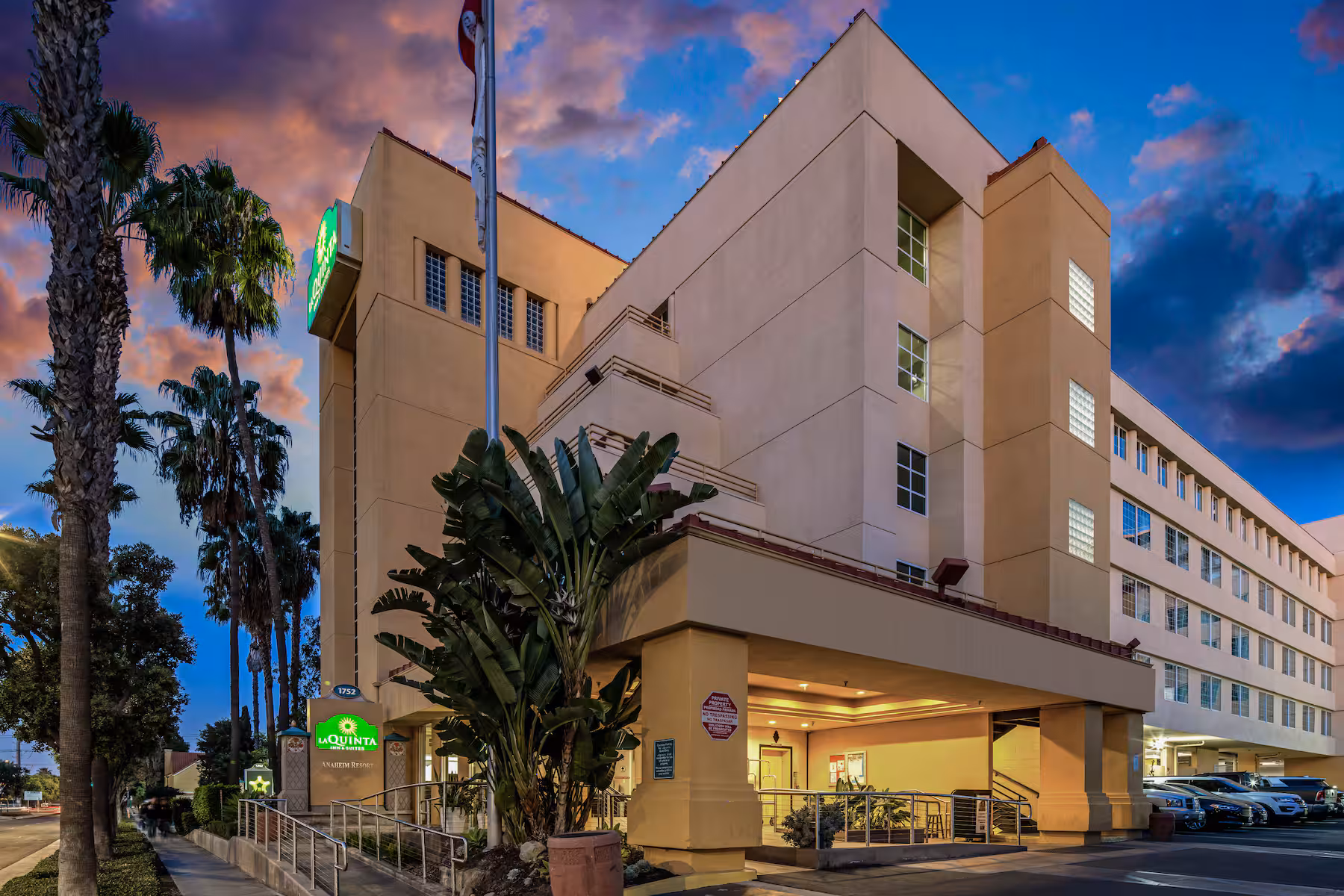 Tropicana Inn & Suites