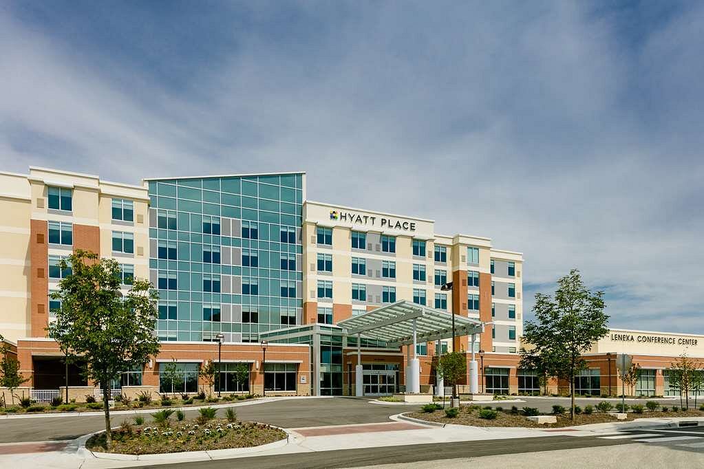 Crossland Kansas City – Lenexa – 95th St.
