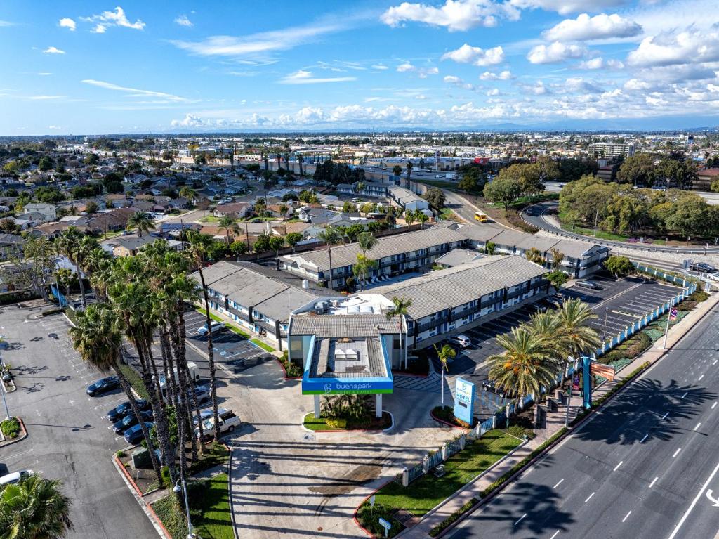 The Buena Park Grand Hotel and Suites